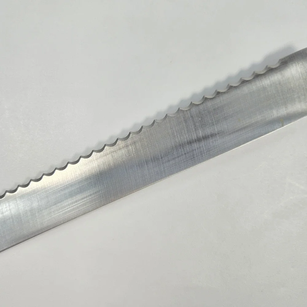 Oneida Vanguard Collection Serrated Bread Knife Stainless Steel Black Handle 8in